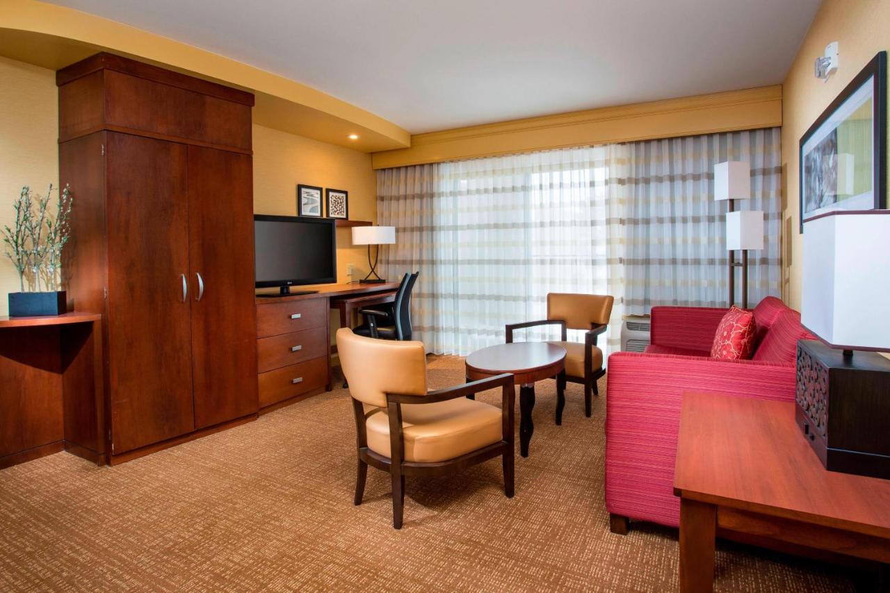 | Courtyard by Marriott Peoria