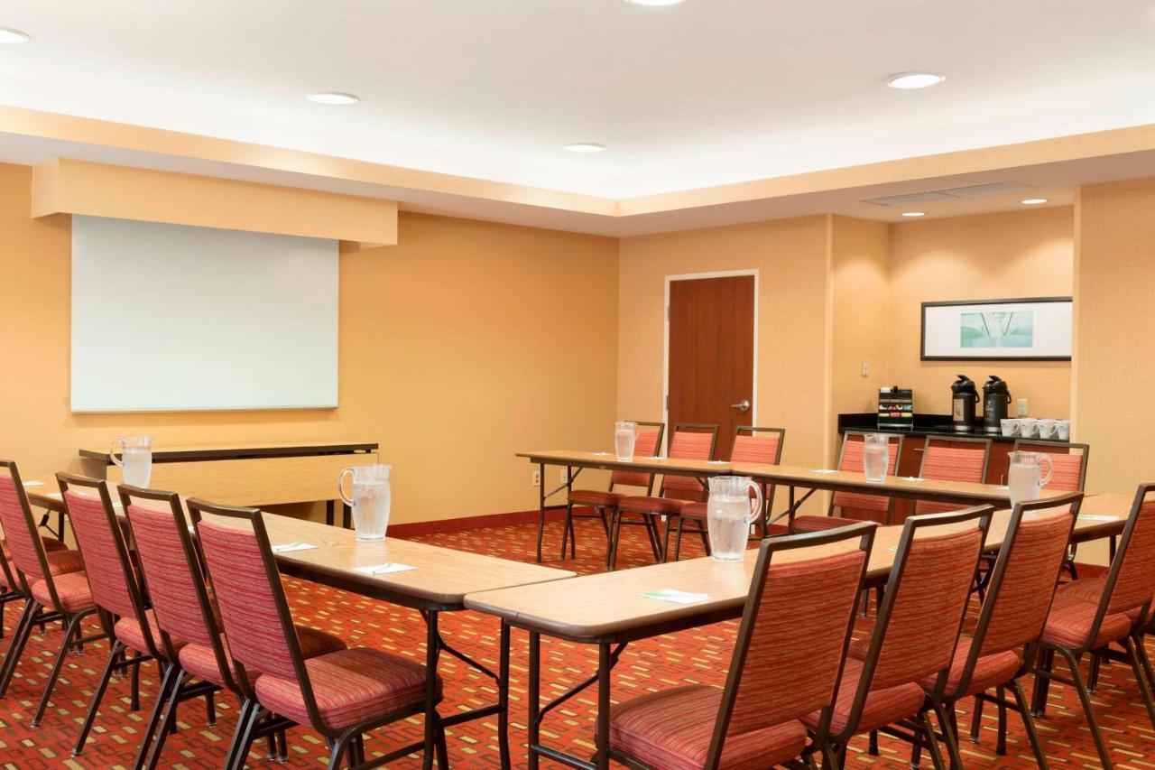 | Courtyard by Marriott Peoria