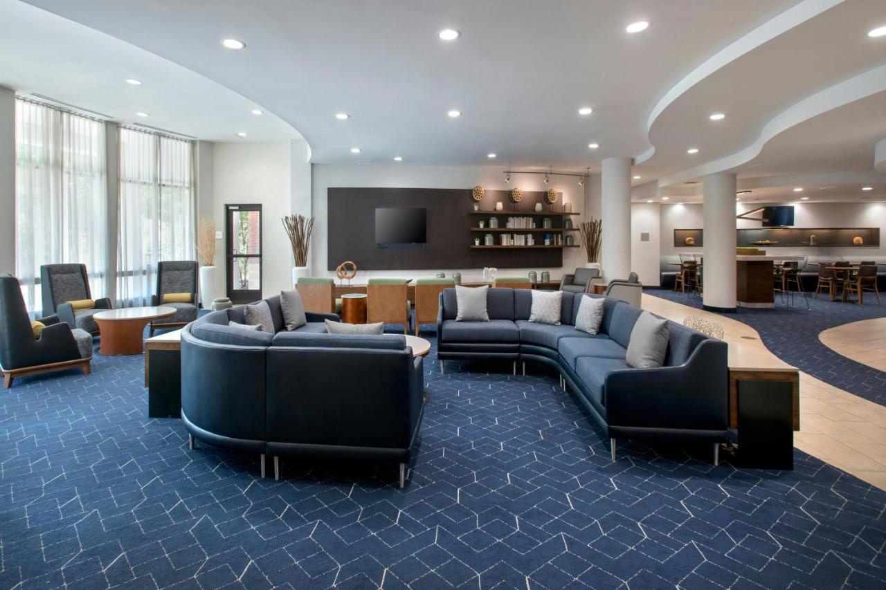 | Courtyard Ewing Hopewell