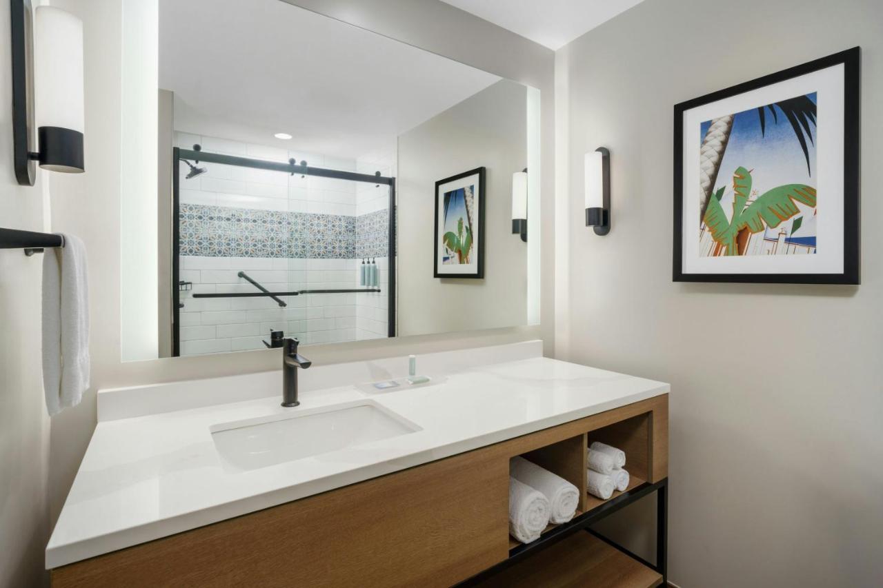  | Courtyard by Marriott Fort Lauderdale Beach