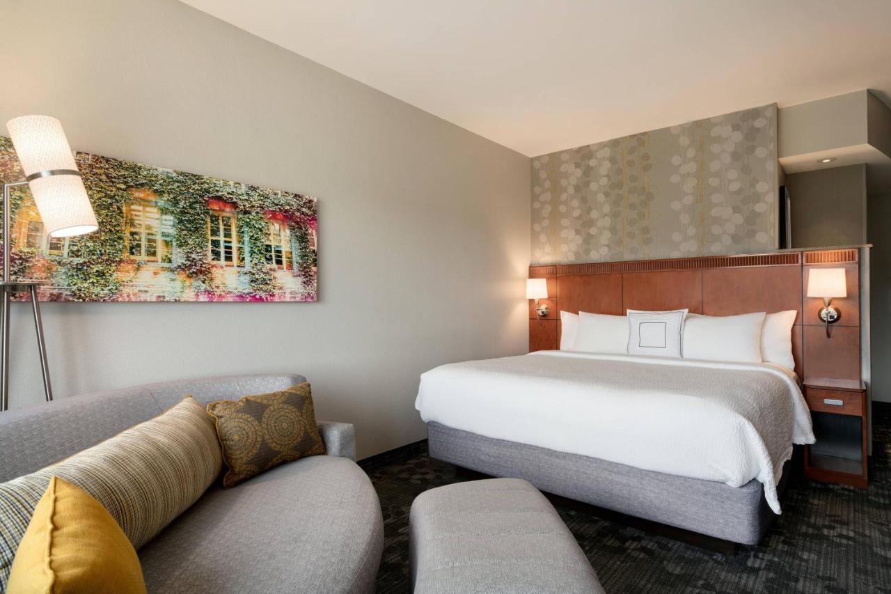 | Courtyard Ewing Hopewell