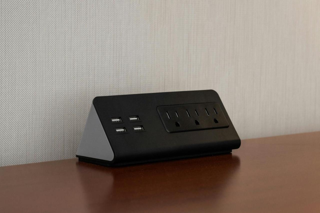 | Courtyard by Marriott Portland Beaverton
