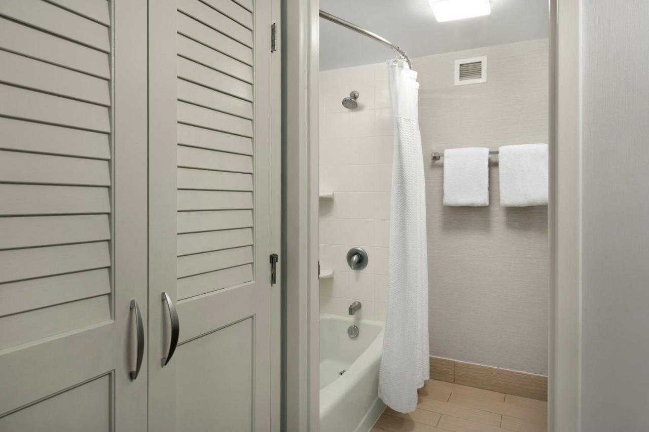 King Suite with Sofa Bed at Courtyard by Marriott Portland Beaverton