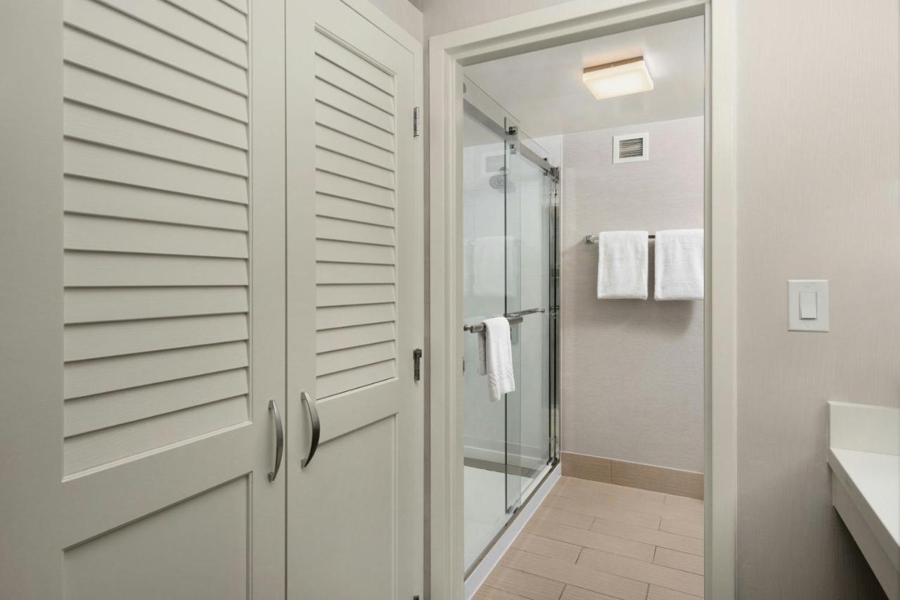 | Courtyard by Marriott Portland Beaverton