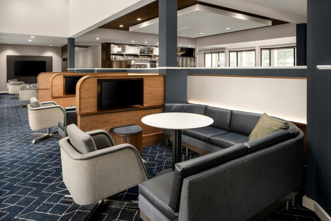 | Courtyard by Marriott Portland Beaverton