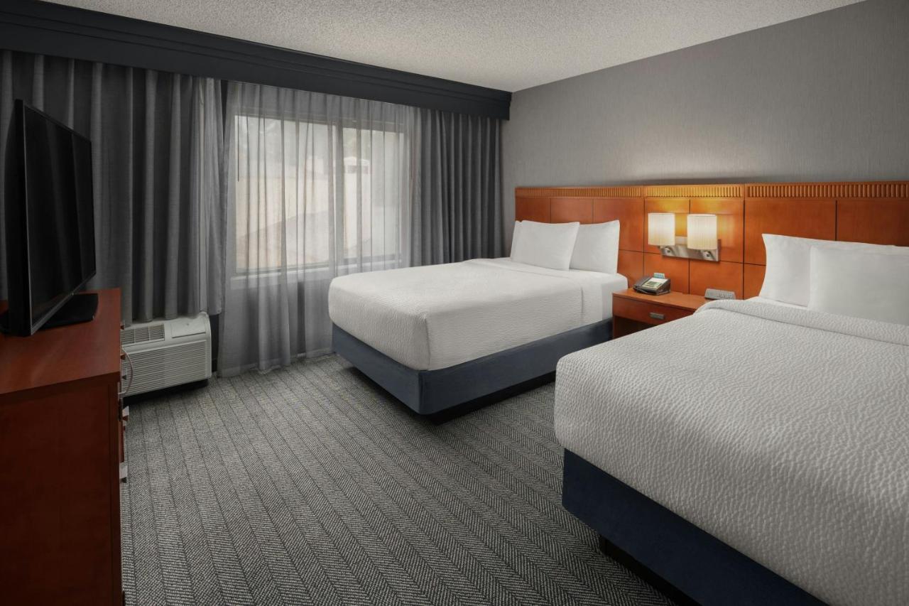 | Courtyard by Marriott Portland Beaverton