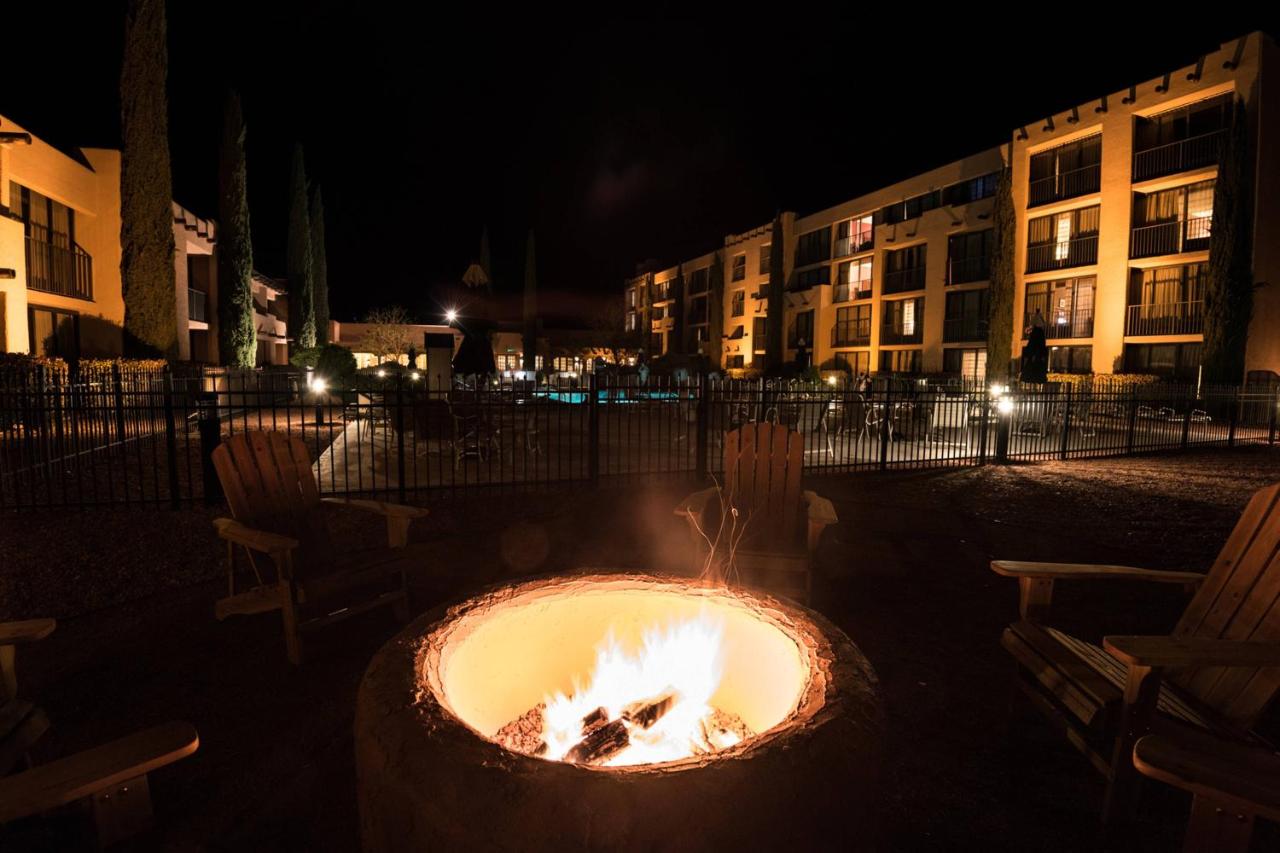 | Courtyard Page at Lake Powell