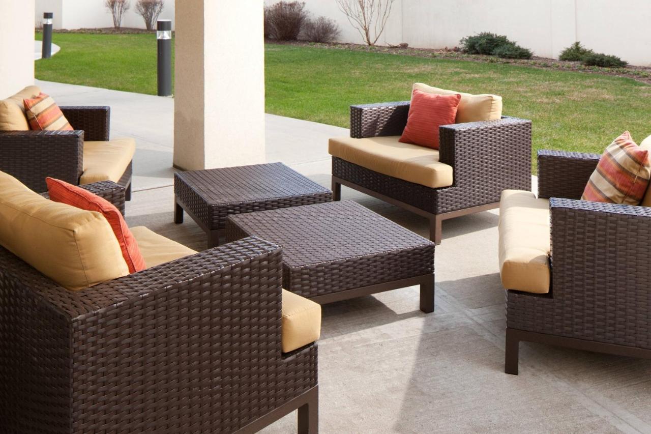 | Courtyard by Marriott Lebanon