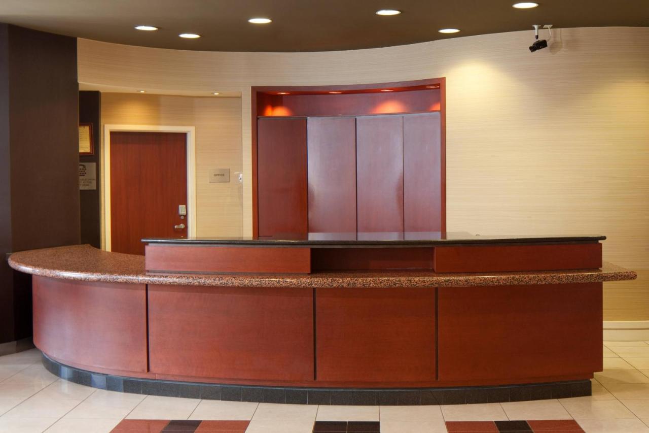 | Courtyard by Marriott Lebanon
