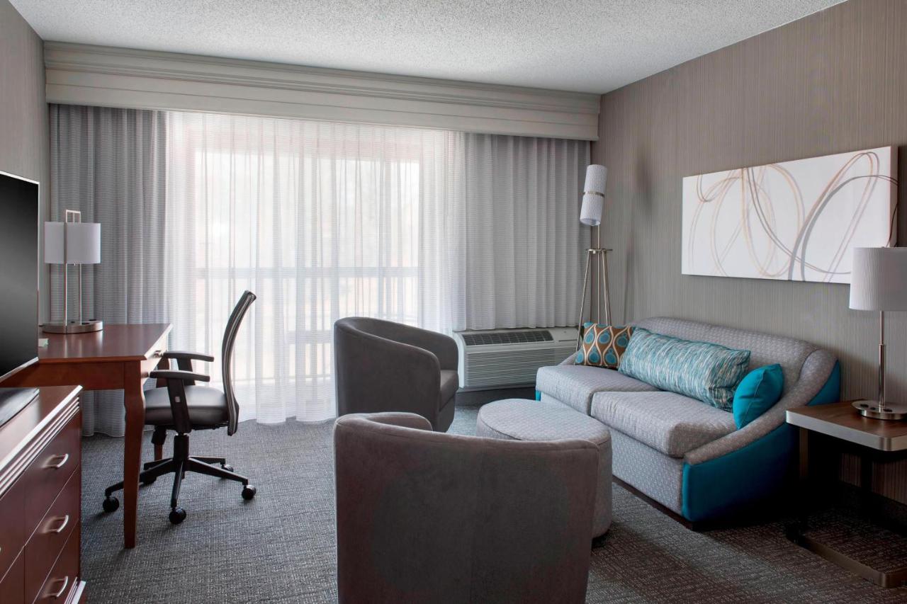 | Courtyard by Marriott Lebanon