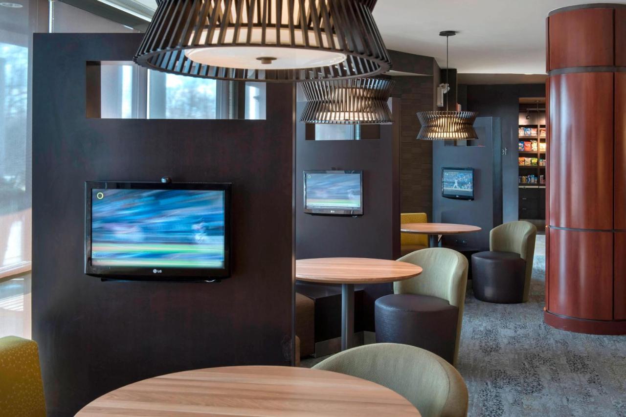 | Courtyard by Marriott Lebanon