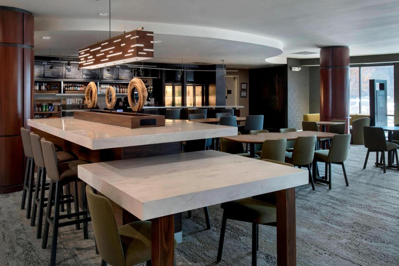 | Courtyard by Marriott Lebanon