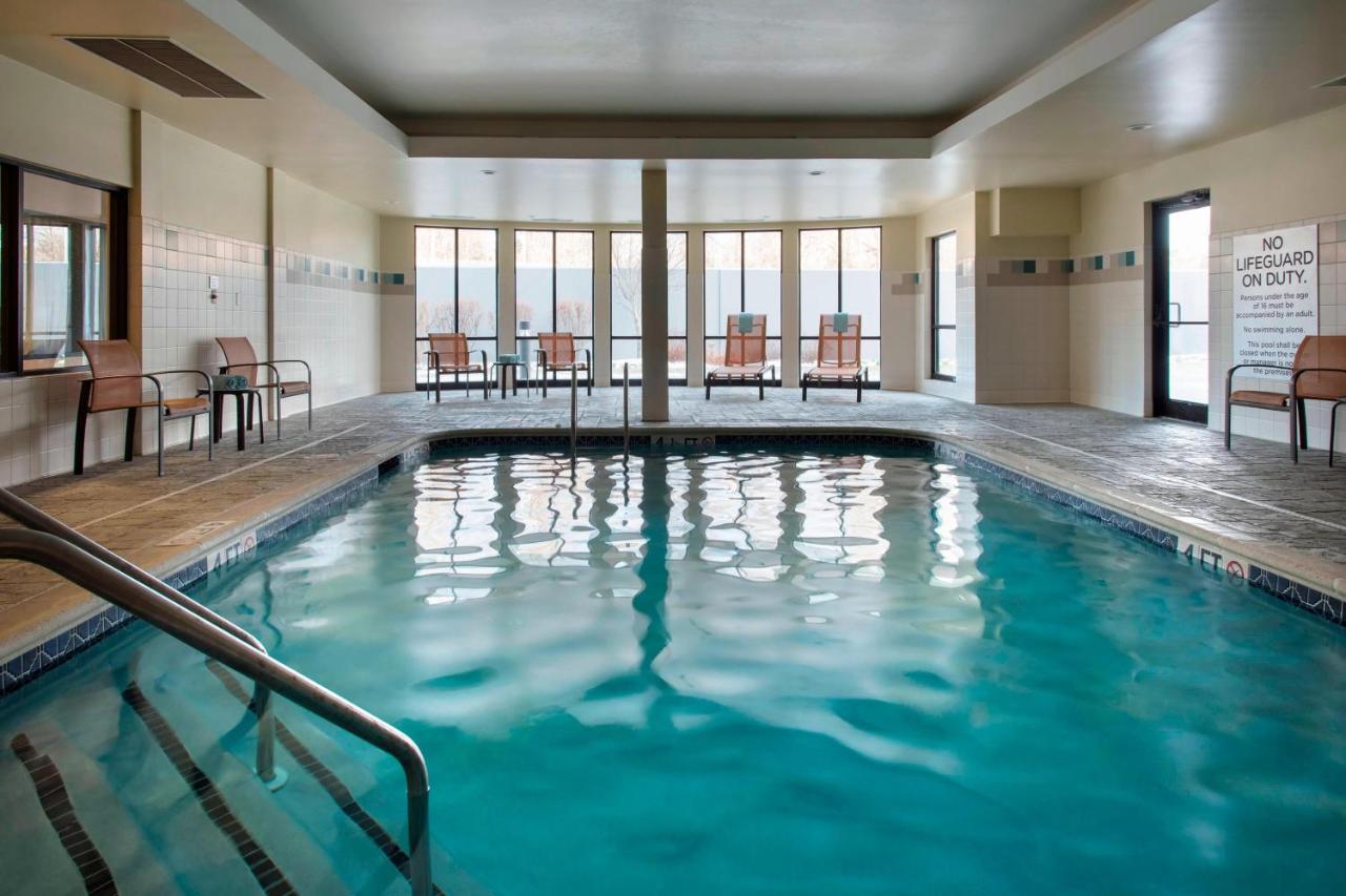 | Courtyard by Marriott Lebanon