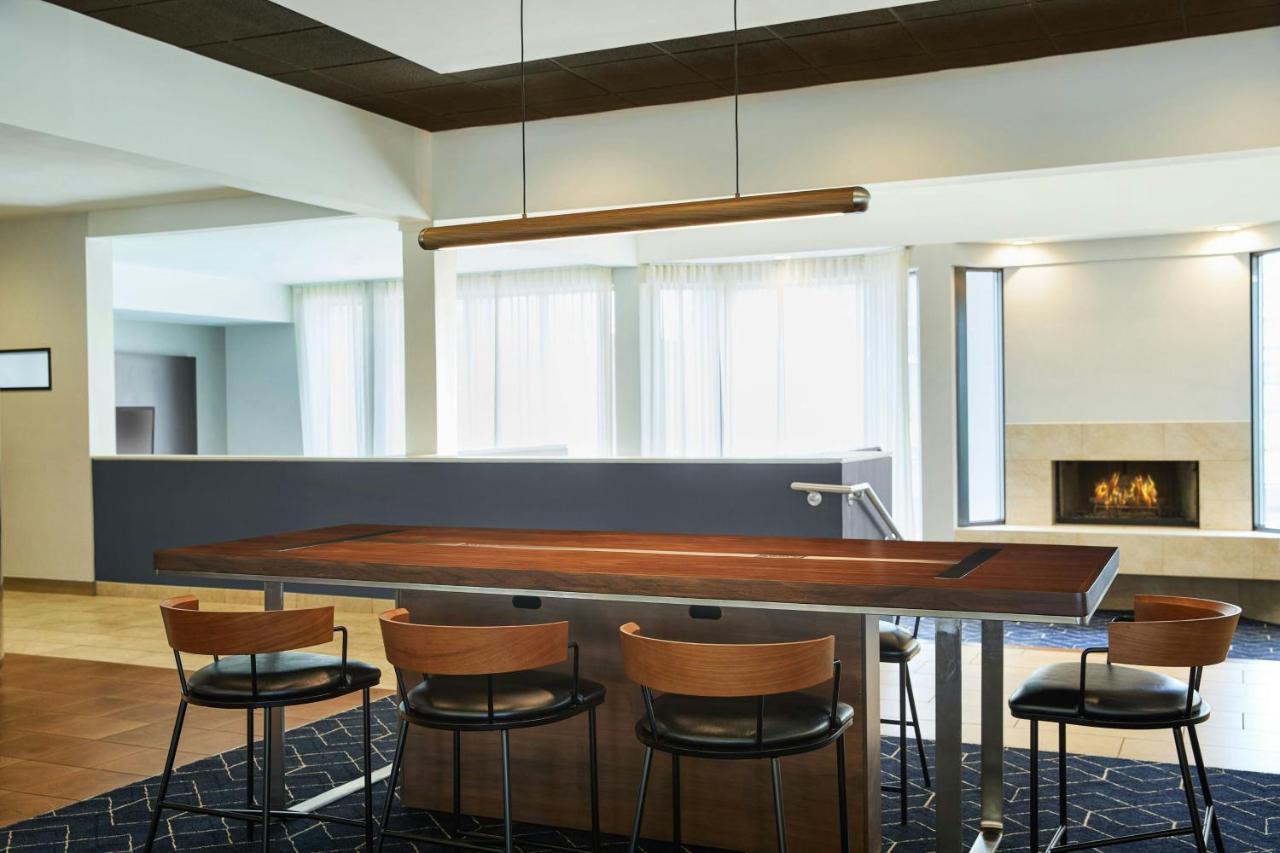 | Courtyard by Marriott St Louis Westport Plaza