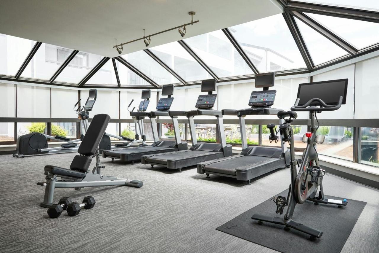 | Courtyard by Marriott St Louis Westport Plaza