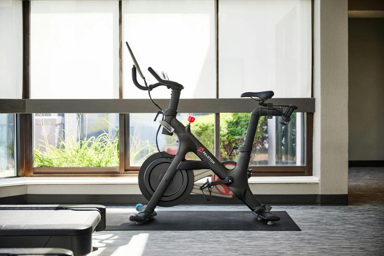 | Courtyard by Marriott St Louis Westport Plaza