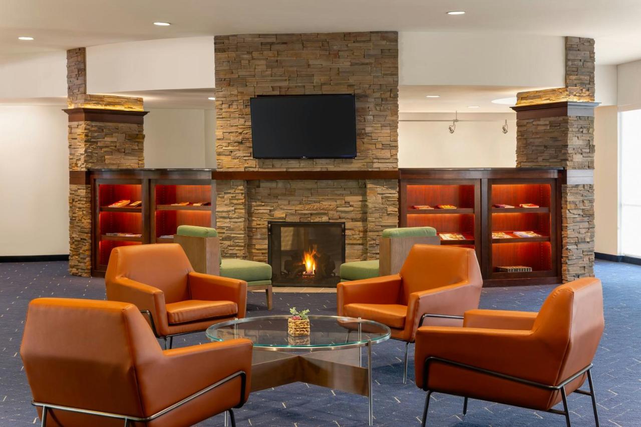 | Courtyard by Marriott Madison West Middleton