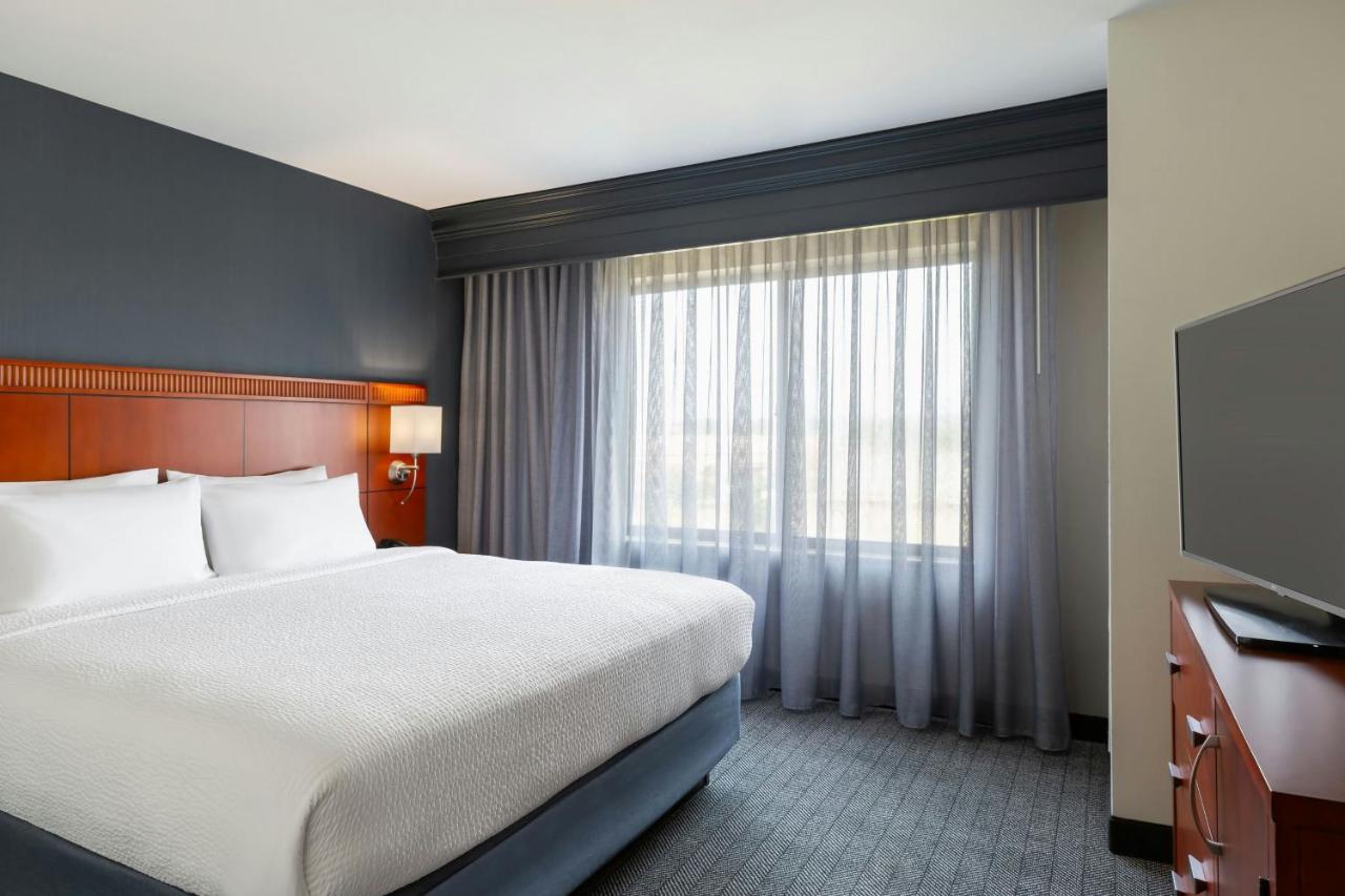 | Courtyard by Marriott Madison West Middleton