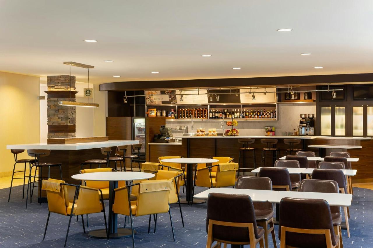 | Courtyard by Marriott Madison West Middleton