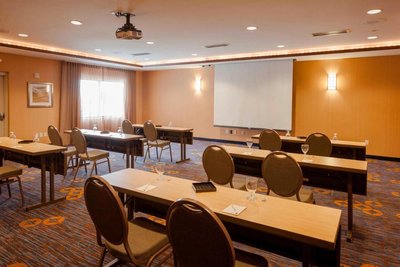 | Courtyard by Marriott Madison West Middleton