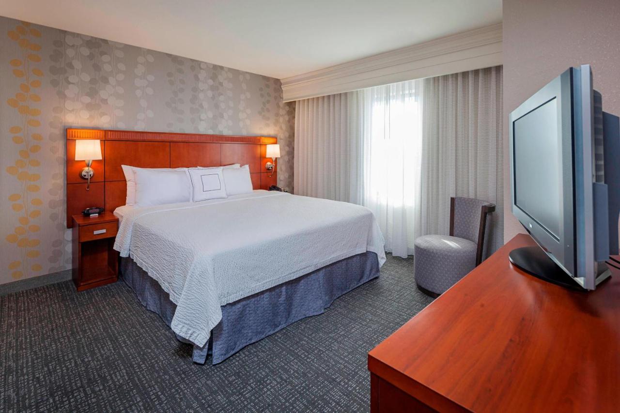 | Courtyard by Marriott Madison West Middleton