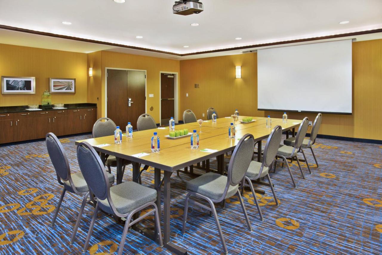 | Courtyard by Marriott Madison West Middleton