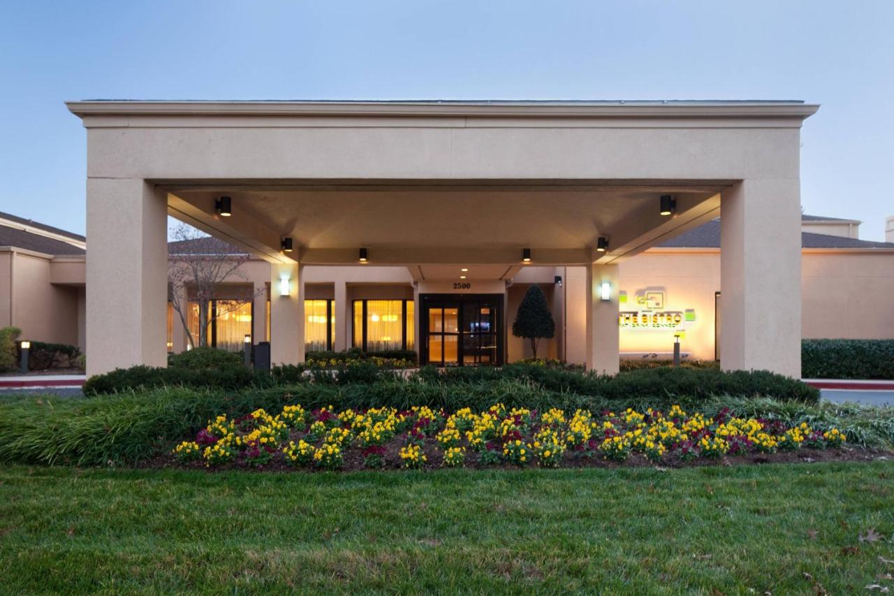 | Courtyard by Marriott Rockville