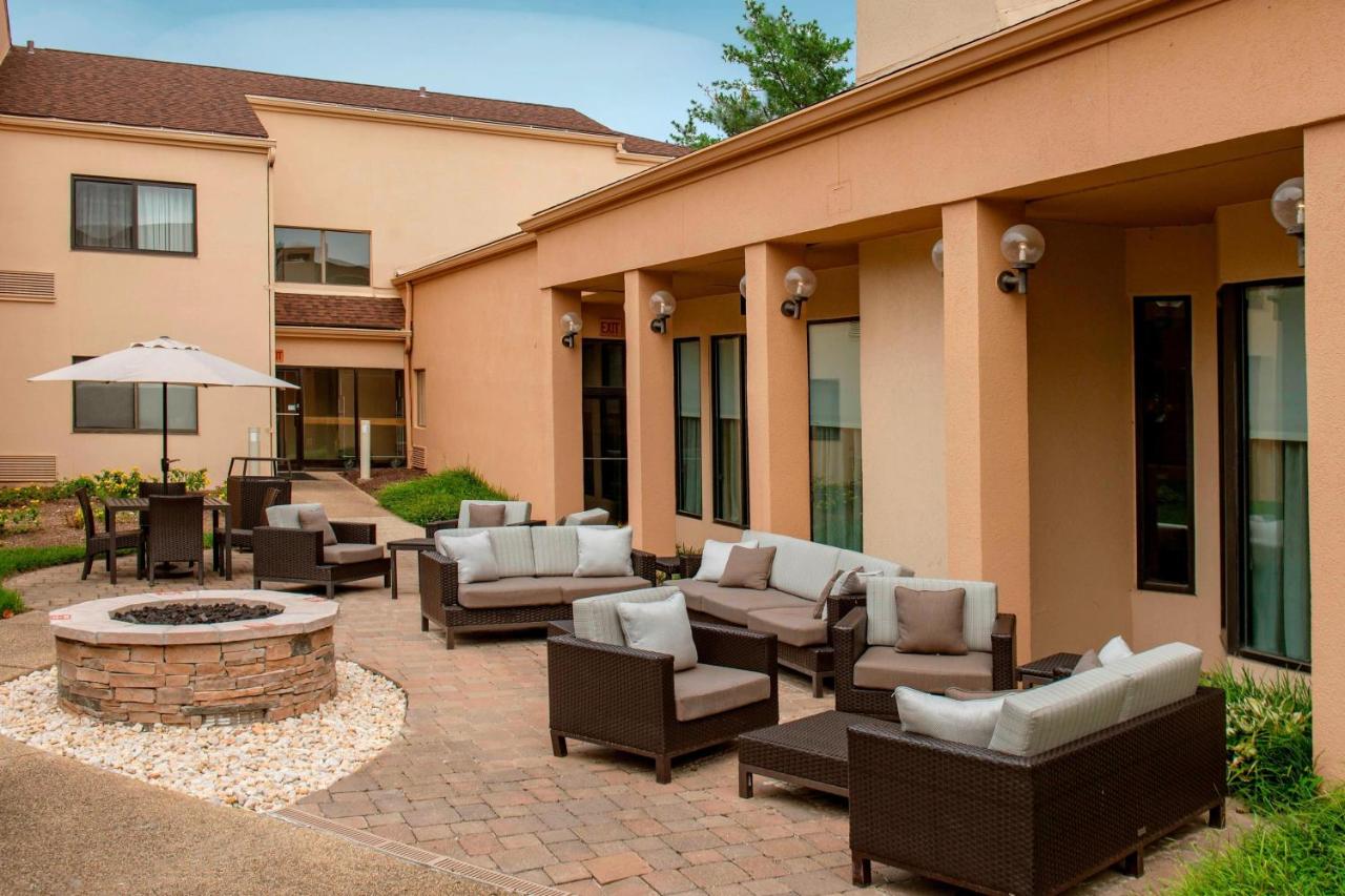 | Courtyard by Marriott Rockville