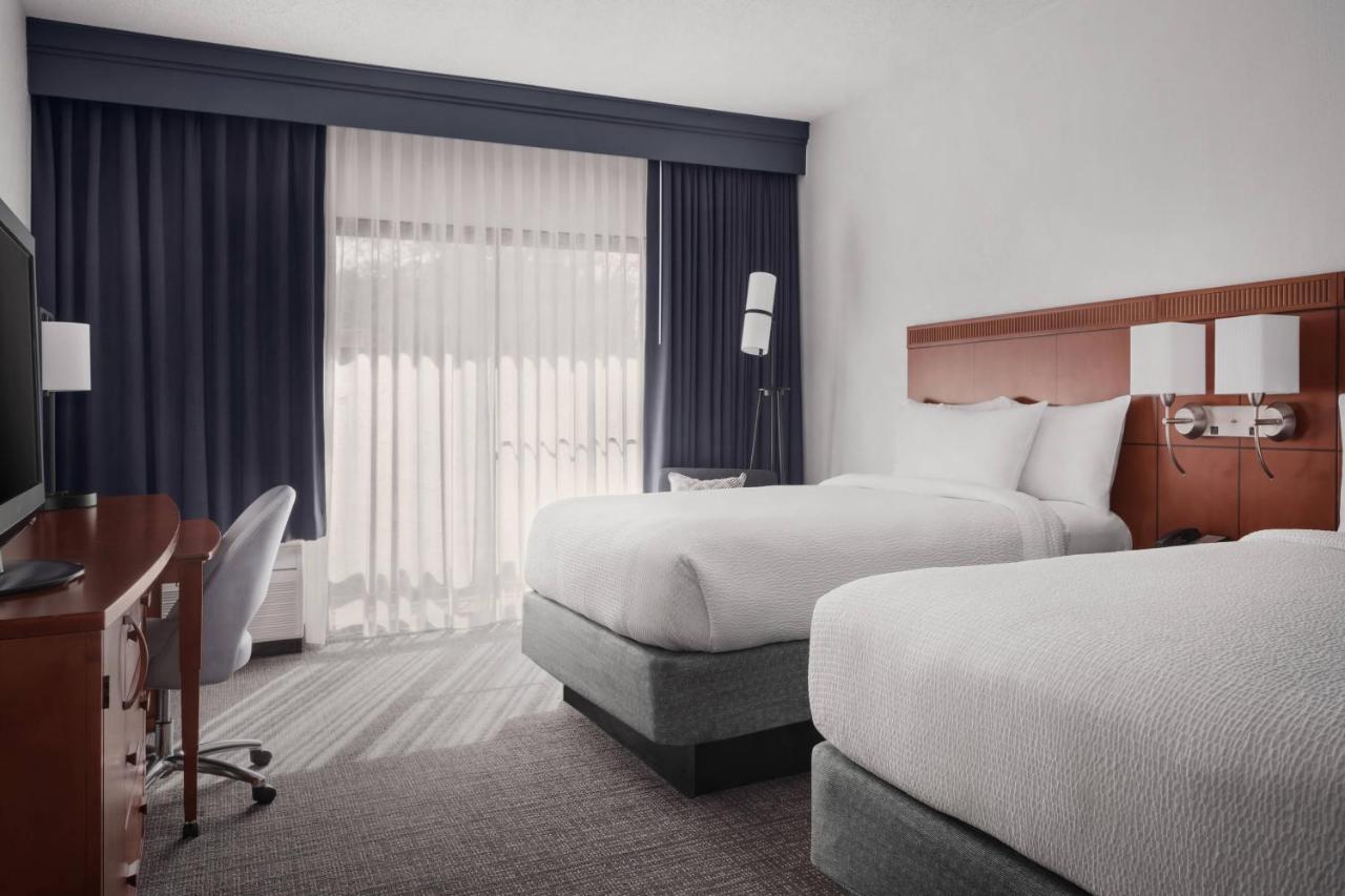 | Courtyard by Marriott Rockville