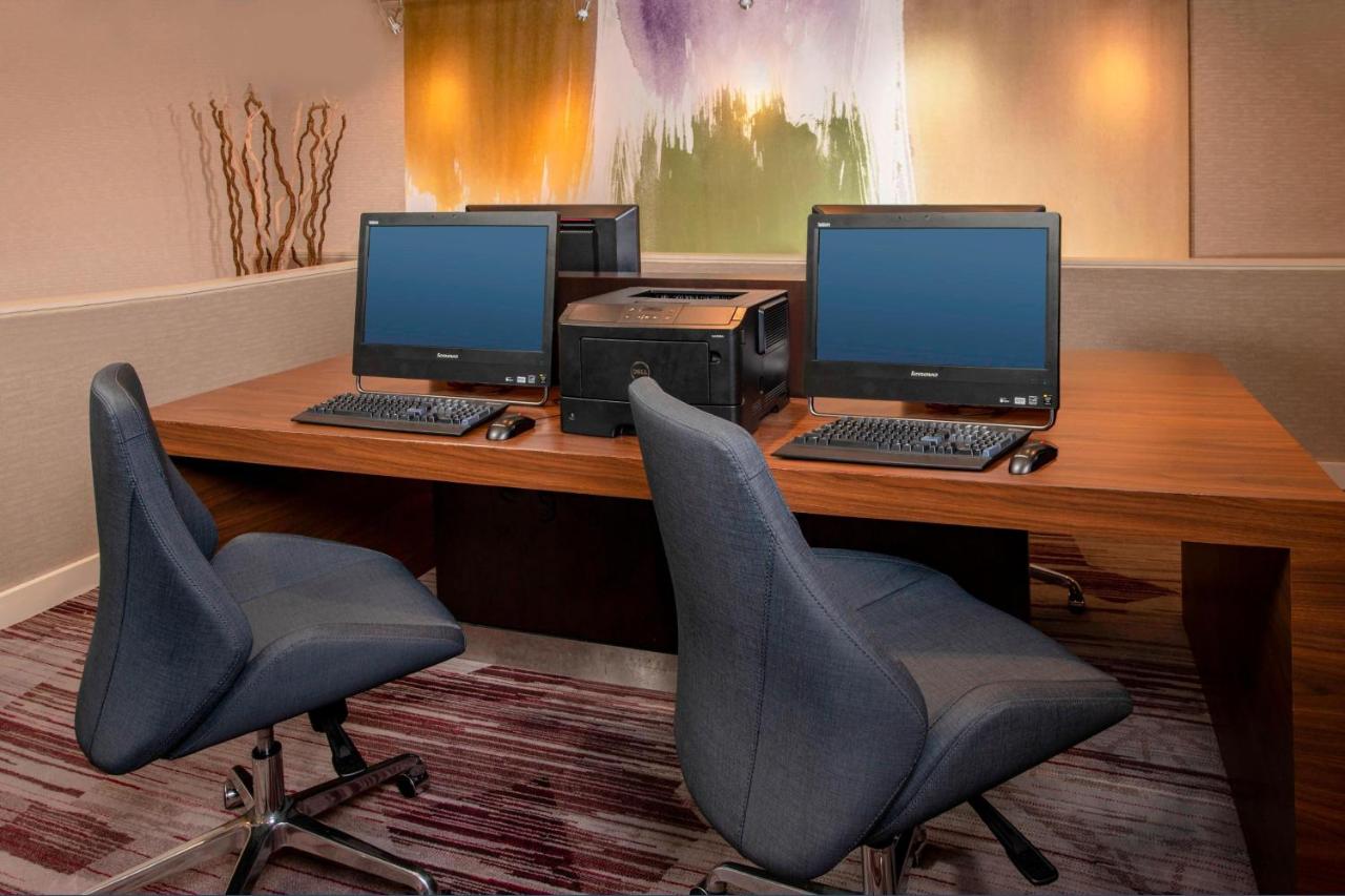 | Courtyard by Marriott Rockville