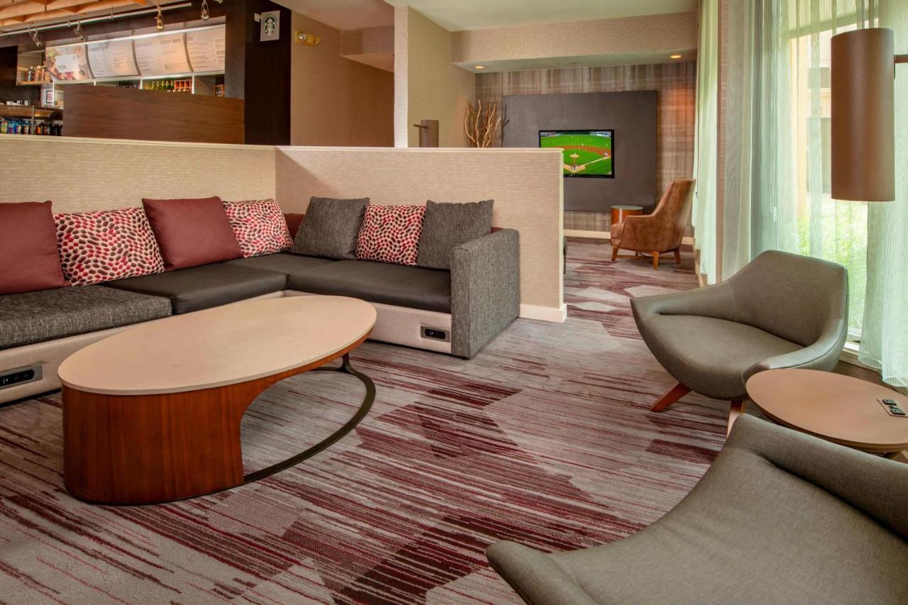 | Courtyard by Marriott Rockville