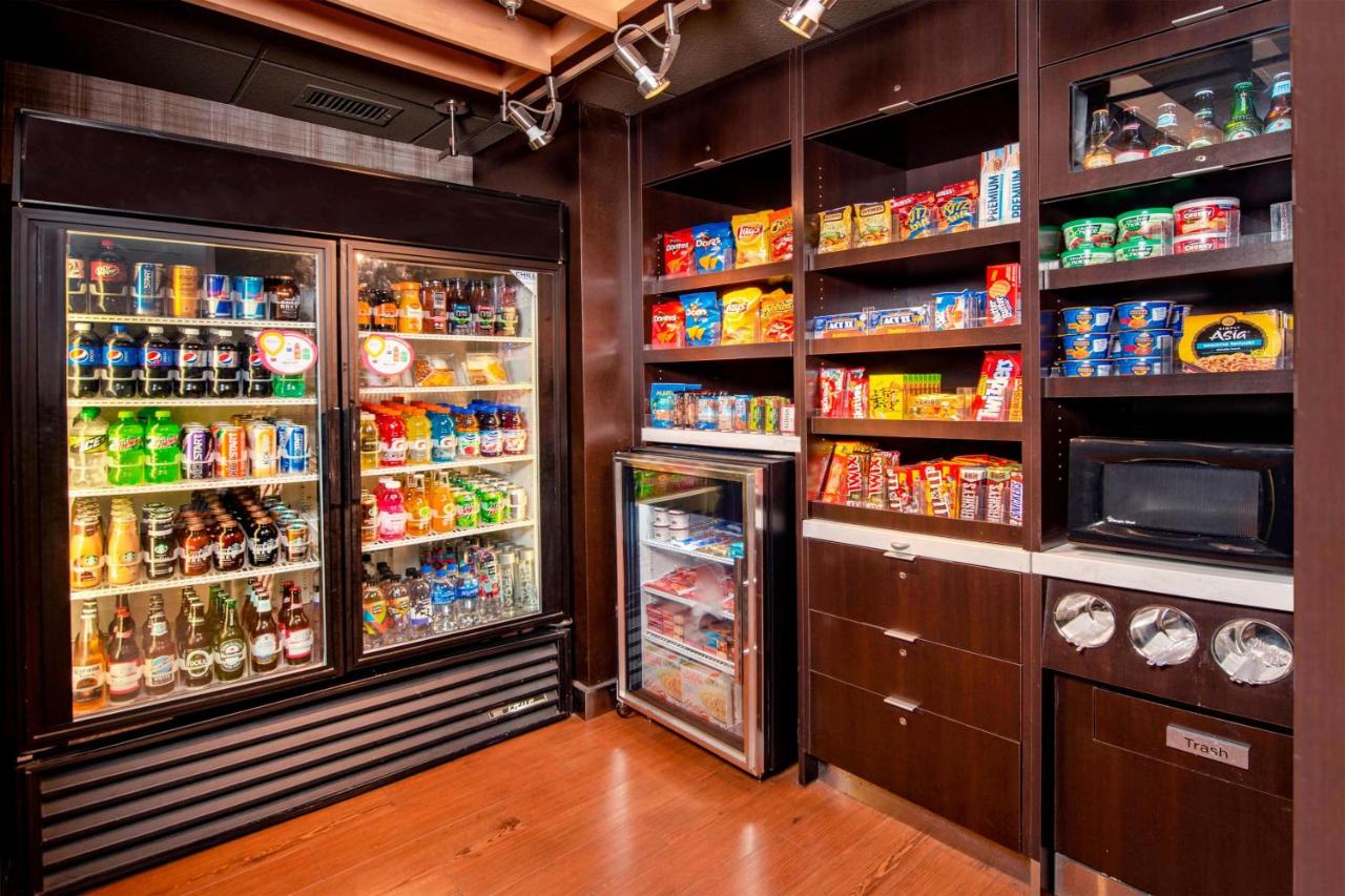 | Courtyard by Marriott Rockville