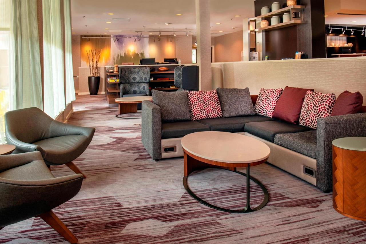 | Courtyard by Marriott Rockville