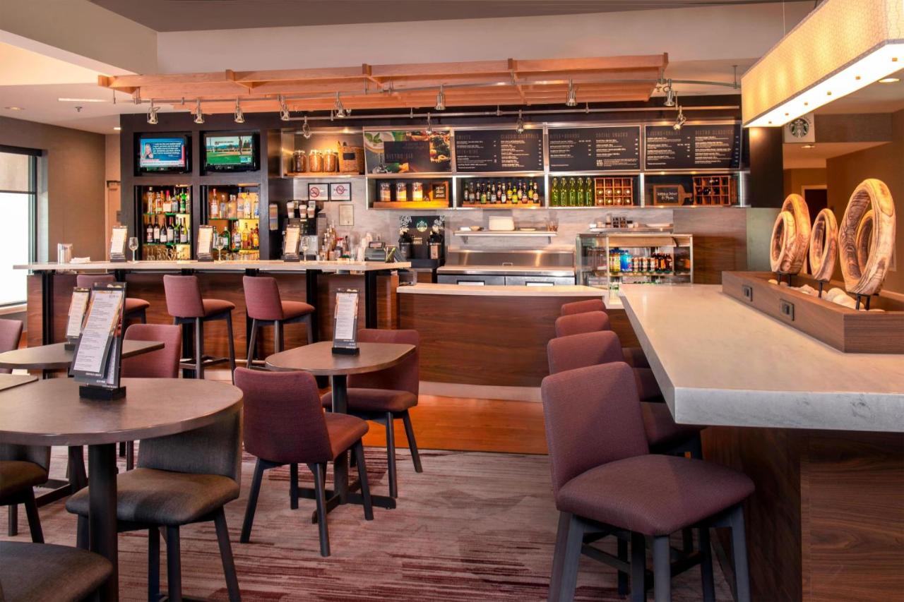 | Courtyard by Marriott Rockville