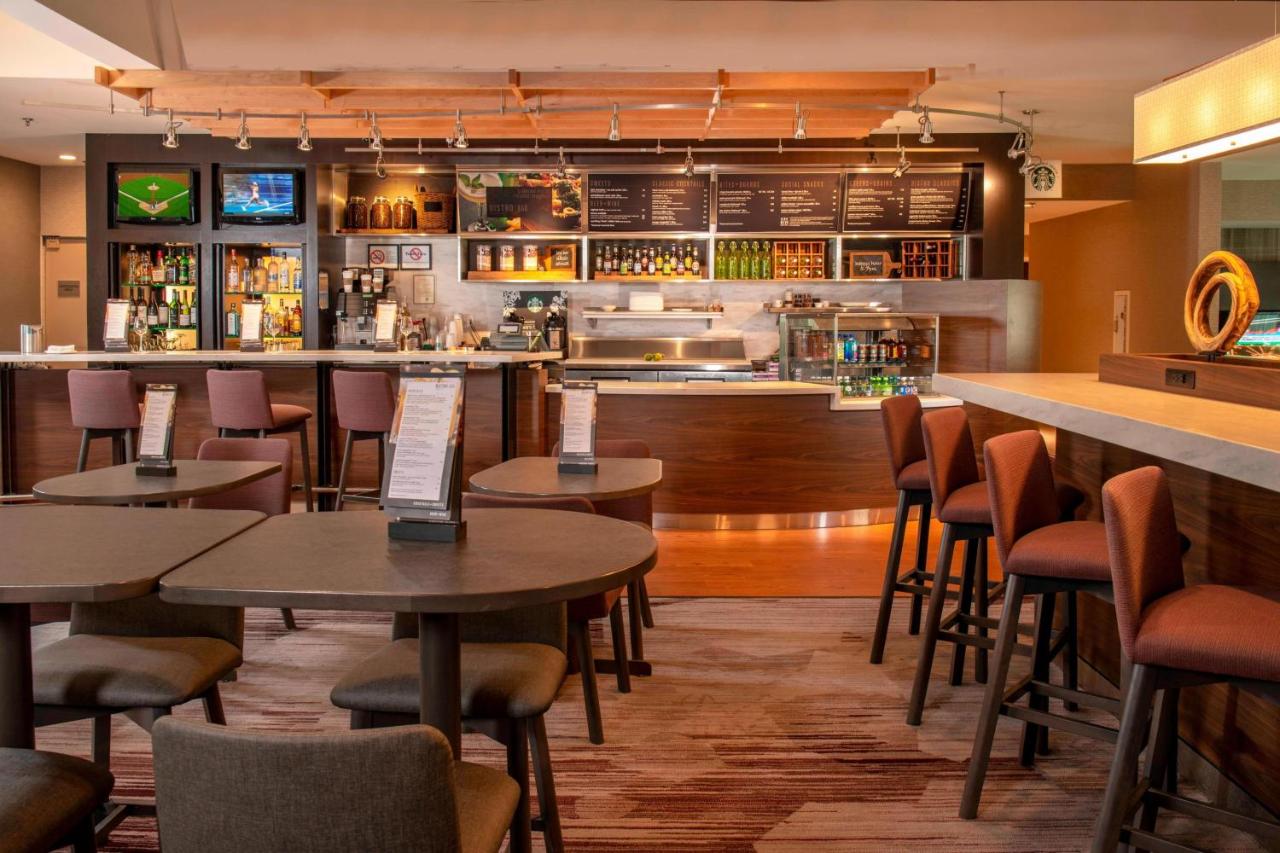 | Courtyard by Marriott Rockville