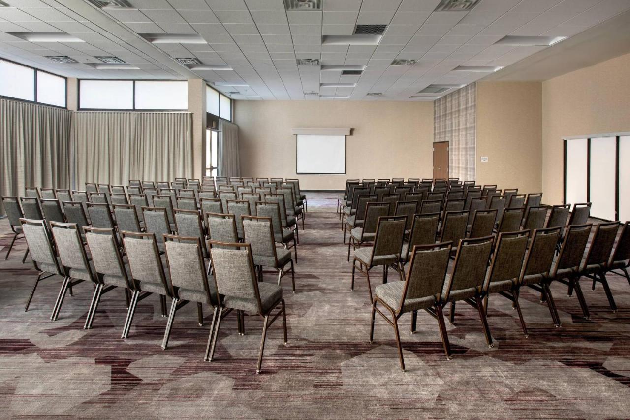 | Courtyard by Marriott Rockville