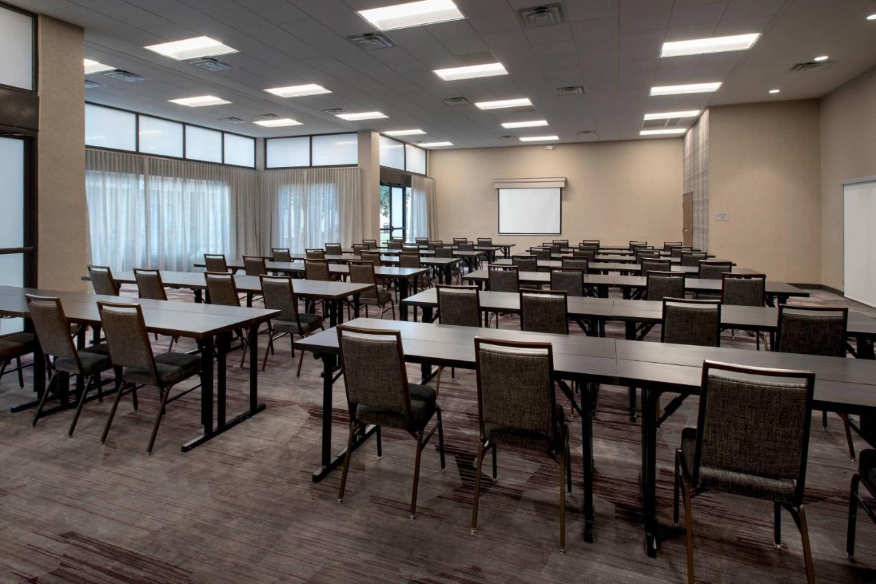 | Courtyard by Marriott Rockville