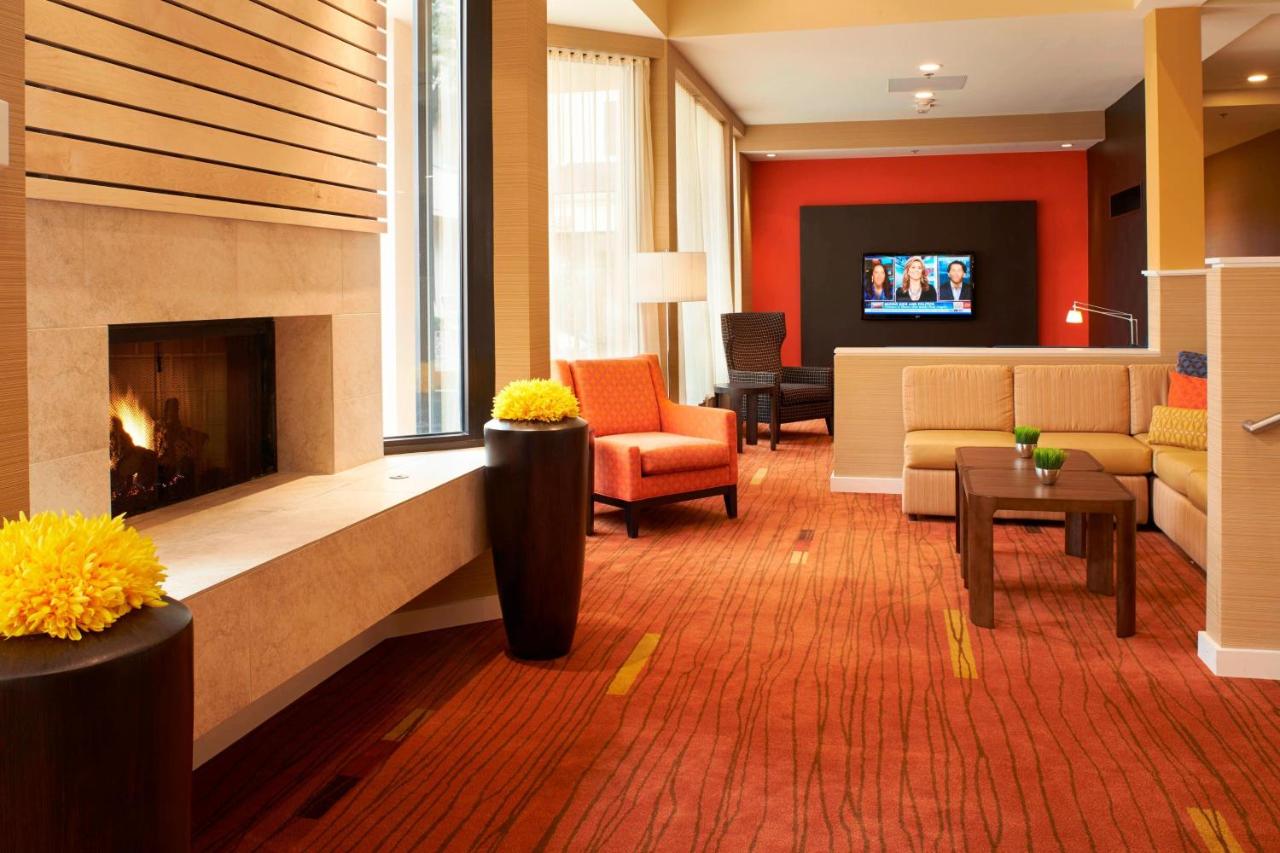 | Courtyard by Marriott Toledo Airport Holland