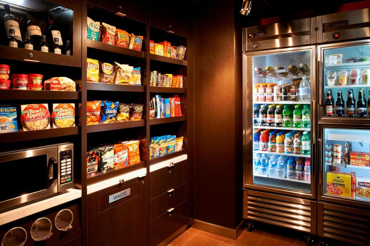 | Courtyard by Marriott Toledo Airport Holland