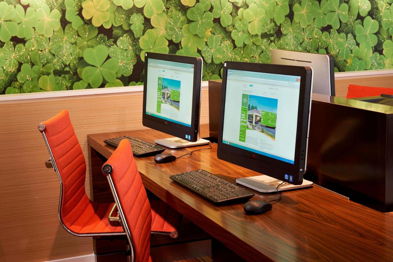 | Courtyard by Marriott Toledo Airport Holland