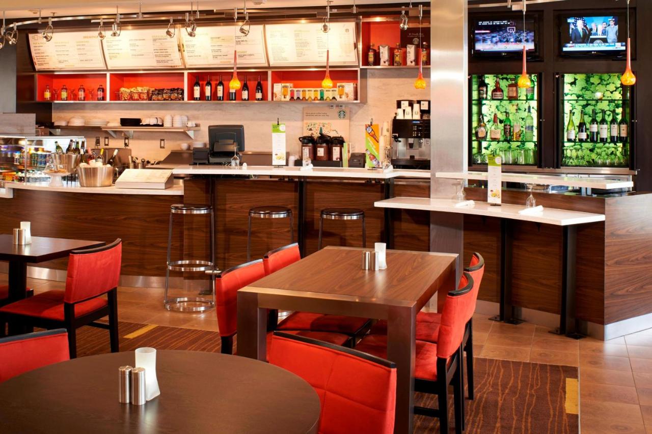 | Courtyard by Marriott Toledo Airport Holland
