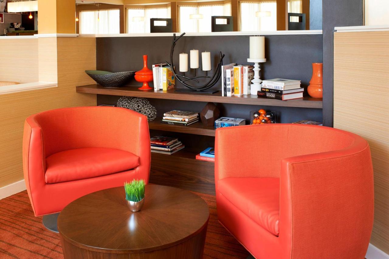 | Courtyard by Marriott Toledo Airport Holland