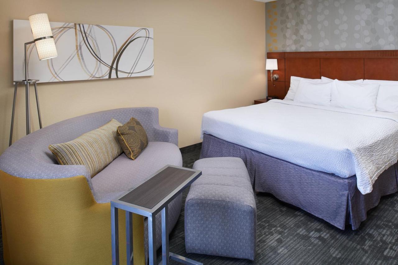 King Room with Sofa Bed at Courtyard by Marriott Rockford