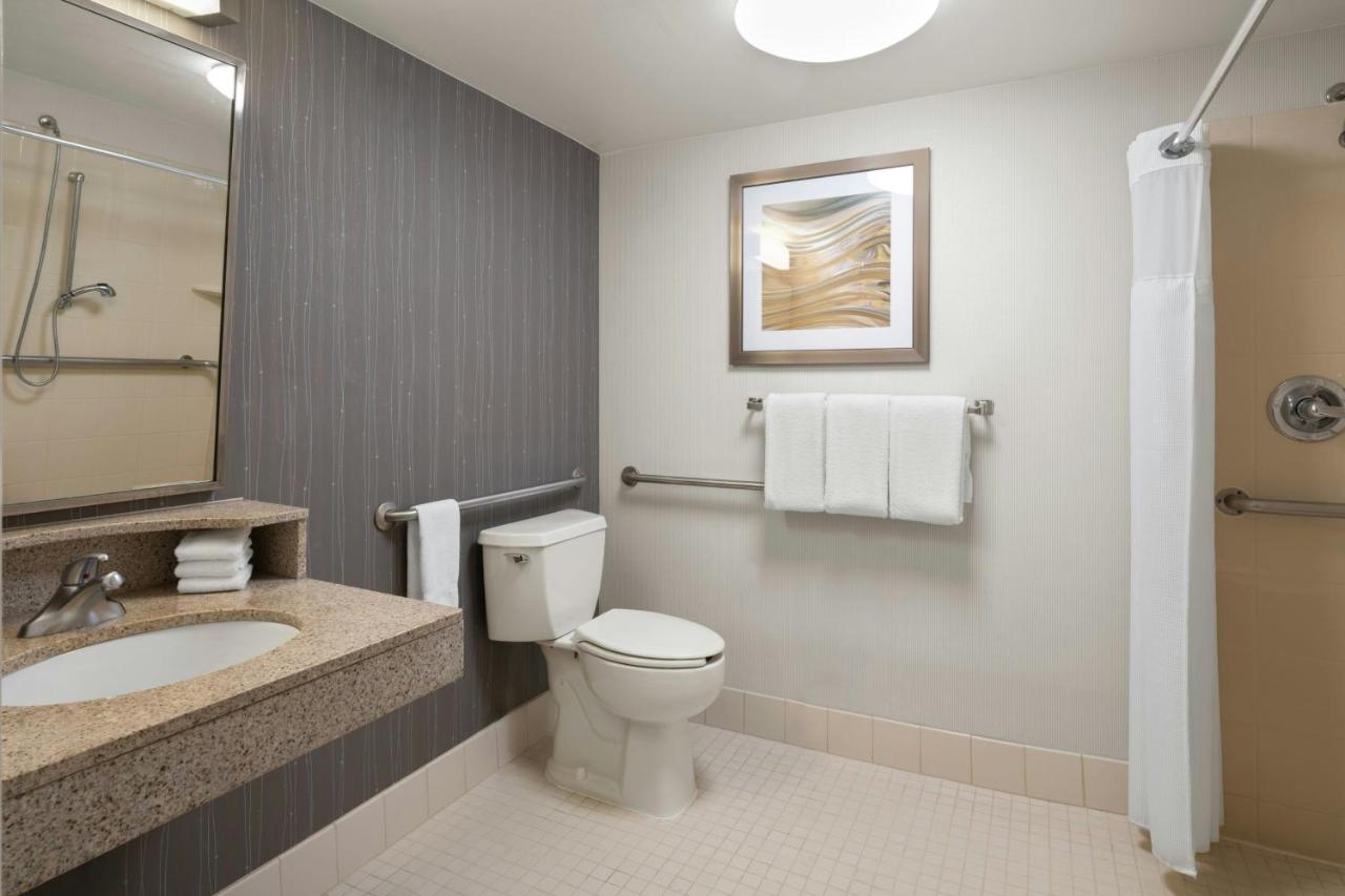 | Courtyard by Marriott Rockford