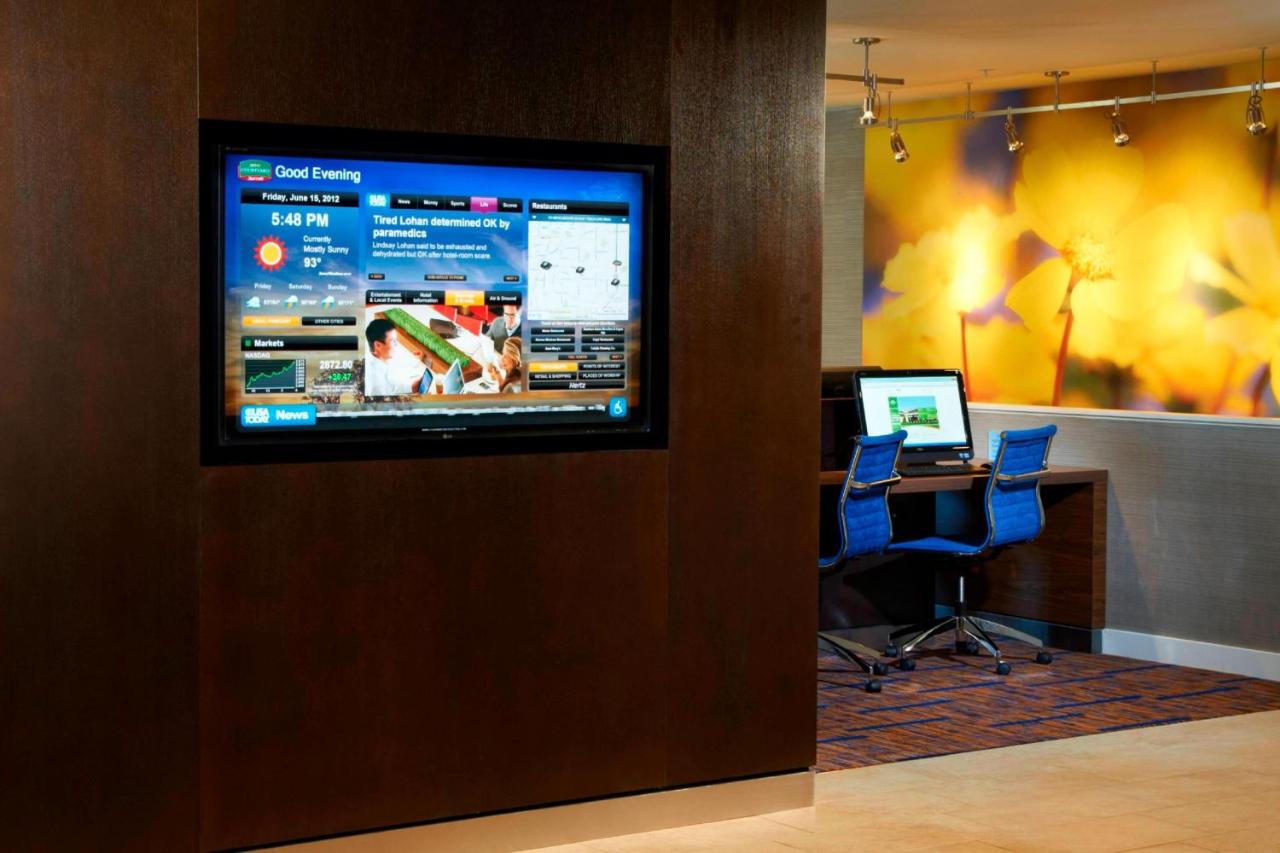 | Courtyard by Marriott Rockford