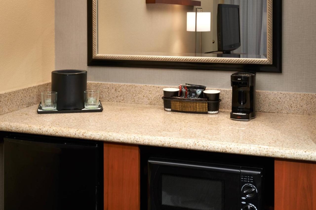| Courtyard by Marriott Rockford