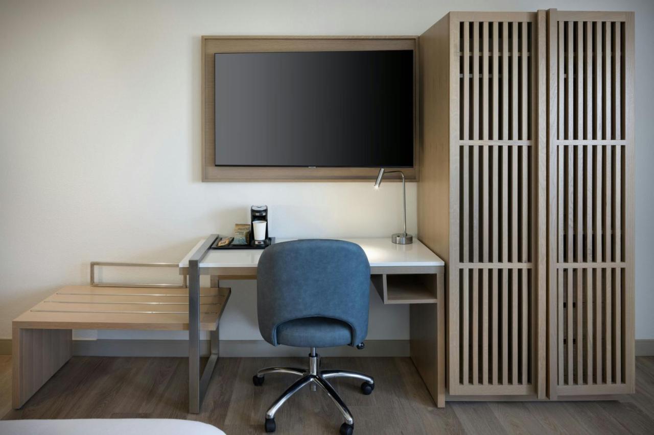 Guest room, 1 King, Sofa bed, Balcony at Courtyard by Marriott Sandestin at Grand Boulevard