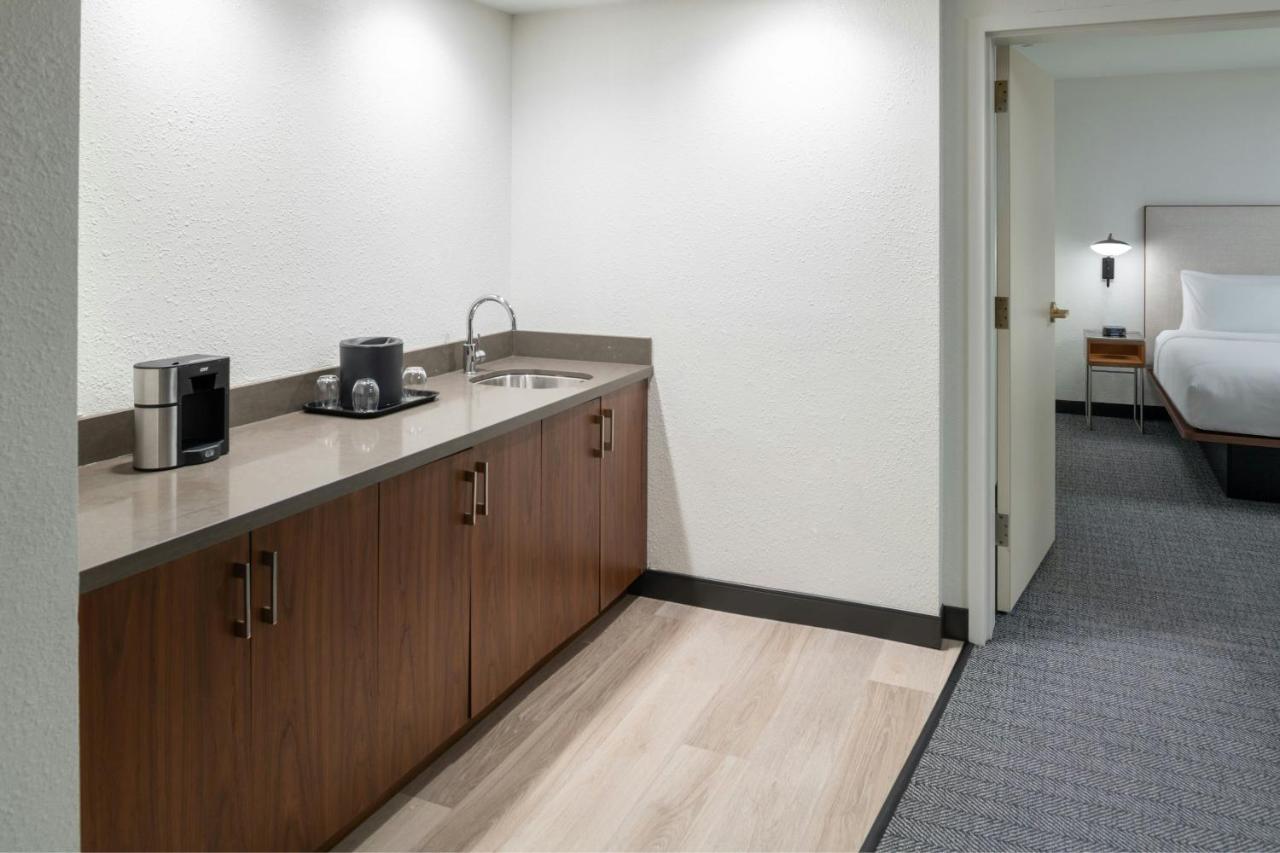 | Courtyard Providence Lincoln