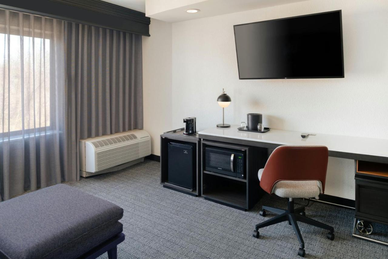 | Courtyard Providence Lincoln