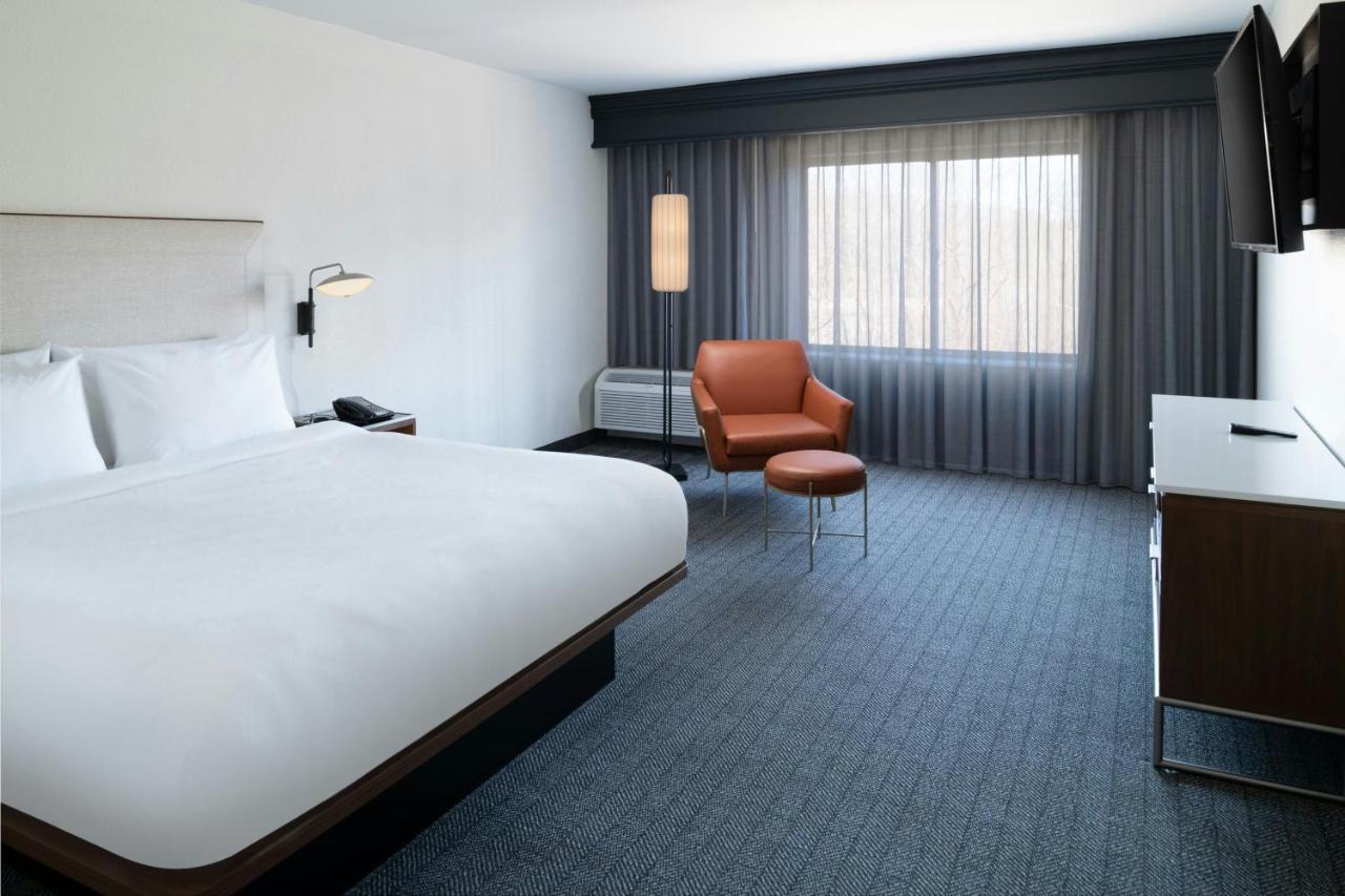 | Courtyard Providence Lincoln
